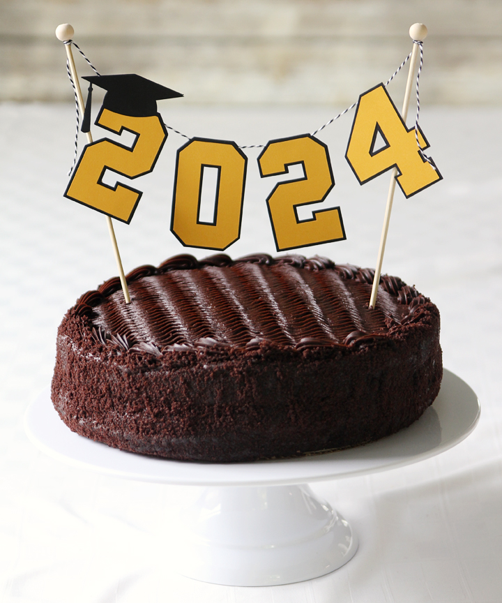 Graduation cake topper - Finding Time To Create